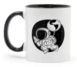 kubek-bialy-czarne-dno-dmp-kosmos-02