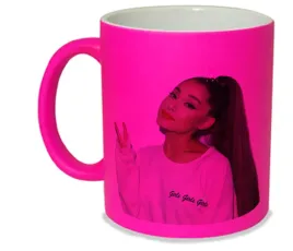 kubek-neon-rozowy-prezent-pdm-arianagrande4