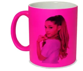 kubek-neon-rozowy-prezent-pdm-arianagrande3