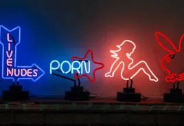 fototapeta-t4u-playboy-10-152x104