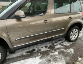 skoda-yeti-listwy-chrom-boczne-na-drzwi