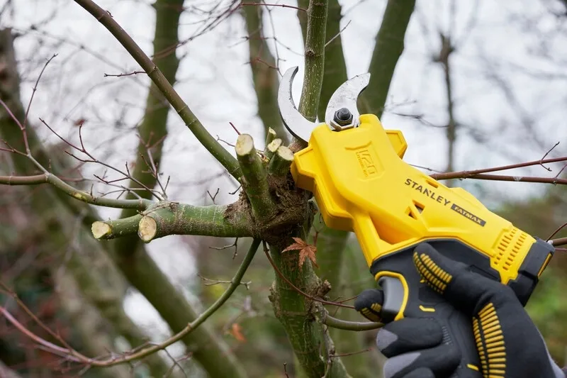 sekator-akumulatorowy-v20-18v-0-ah-s-sfmcpp32b