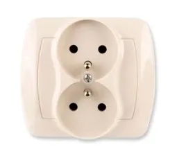 akord-gniazdo-2-krotne-z-u-bezowe-e131aa-kn078