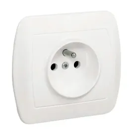 akord-gniazdo-1-krotne-z-u-ip20-biale-e131aa-kn046