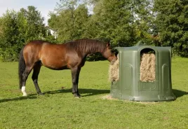 pasnik-na-baloty-dla-cielat-i-koni-5-stanowisk-kerbl