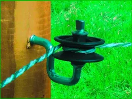 izolator-ogrodzeniowy-narozny-do-plecionek-i-linek-kerbl