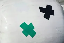 folia-naprawcza-do-balotow-czarna-10-m-kerbl