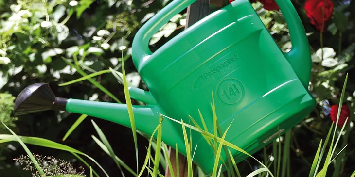 konewka-ogrodowa-spring-14l-iksp14-stan-nowy-material-wykonania-tworzywo-sztuczne