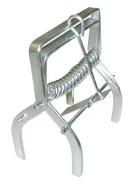 pulapka-na-krety-zacisk-z-napinaczem-bardzo-mocna