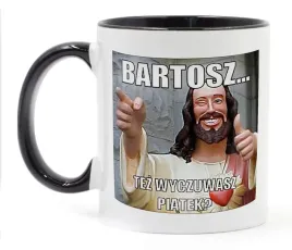 kubek-bialy-czarne-dno-wmp-bartosz-napis