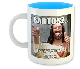 kubek-bialy-niebieskie-dno-wmp-bartosz-napis