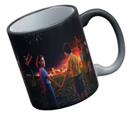 kubek-czarny-magic-fp-jmp-stranger-things8-prezent