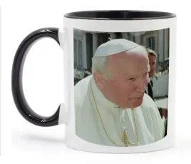 kubek-bialy-czarne-dno-jmp-jpii-09