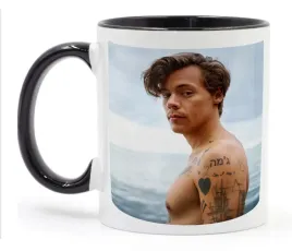 kubek-bialy-czarne-dno-jmp-harry-styles