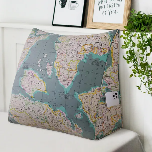 poduszka-ozdobna-zielona-mapa-szerokosc-produktu-60-cm