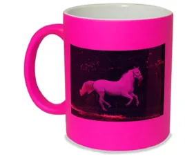 kubek-neon-rozowy-prezent-imp-konie-02