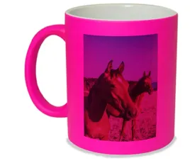 kubek-neon-rozowy-prezent-imp-konie-03