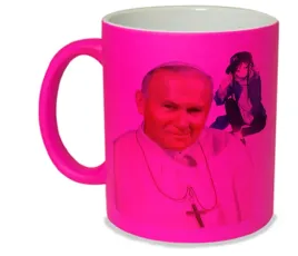kubek-neon-rozowy-prezent-imp-papiez-06