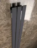 grzejnik-dekoracyjny-panel-140x22-grafit-sposob-podlaczenia-dolne