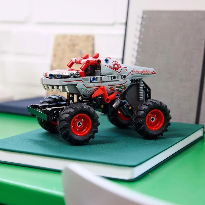 klocki-lego-technic-samochod-monster-jam-thunderroarus-naped-pull-back-auto