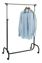 wieszak-stojacy-jysk-czarny