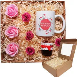 dzien-matki-elegancki-prezent-roza-kubek-box