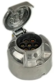 gniazdo-do-wtyczki-hak-przyczepy-7-pin-aluminiowe