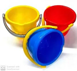 wiaderko-do-piasku-piaskownicy-biedronka