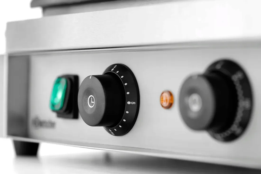 grill-kontaktowy-glad-ryfl-timer-2200w-bartscher-stan-nowy