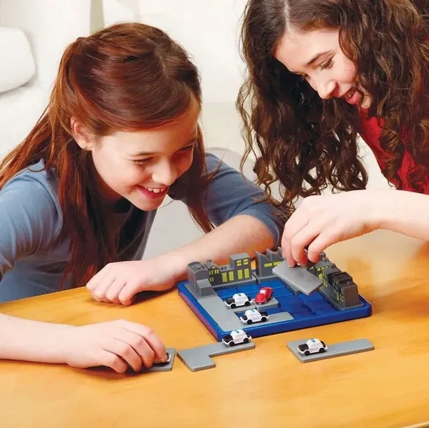 smart-games-gra-logiczna-blokada-policyjna-7-minimalna-liczba-graczy-1