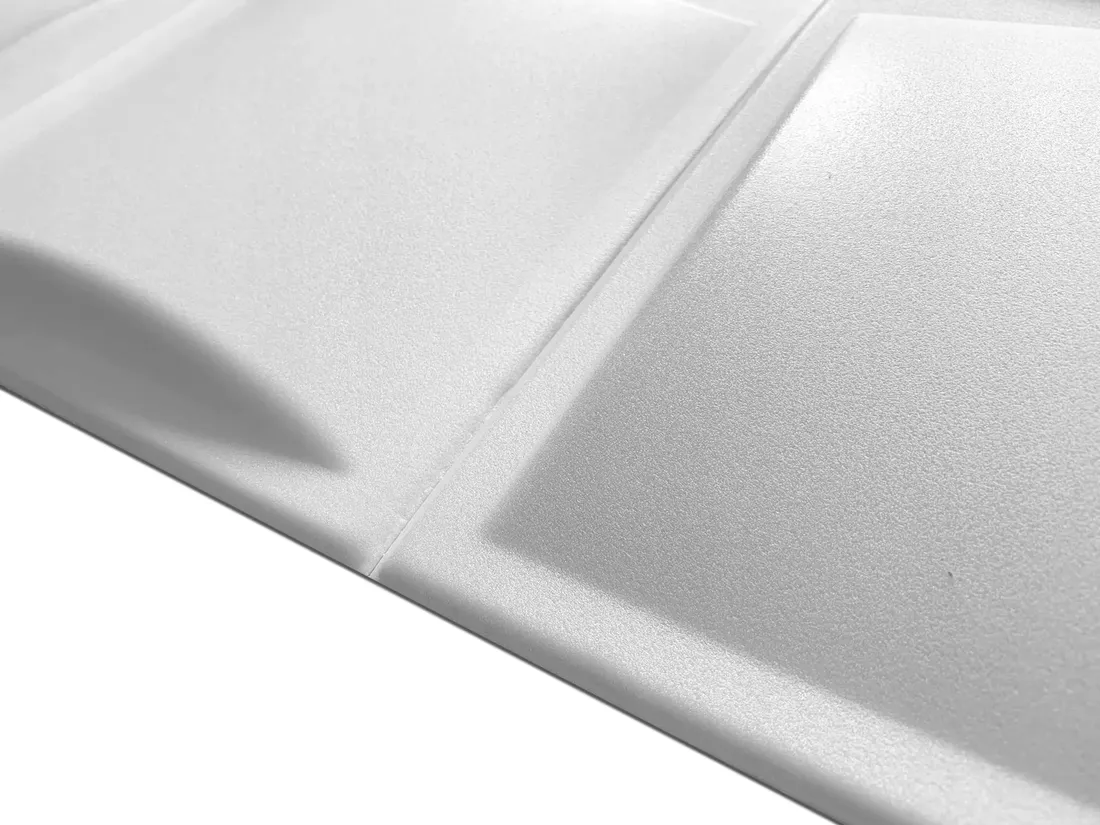 panele-scienne-kasetony-na-sufit-pled-biale-3d-stan-nowy