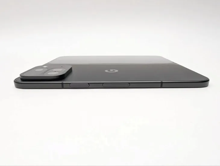 google-pixel-9-pro-fold-256gb-czarny-rodzaj-wyswietlacza-oled