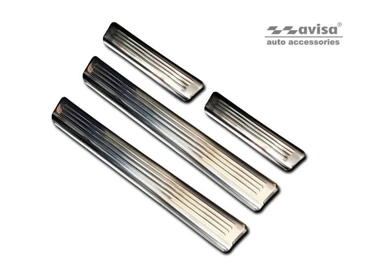 nakladki-progowe-do-ford-kuga-3-stal-stan-nowy