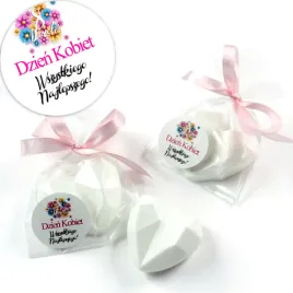 upominek-dzien-kobiet-8-marca-serce-3d-podziekowanie-firma-logo