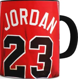 kubek-czarny-srodek-ucho-michael-jordan-07