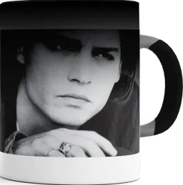 kubek-magiczny-czarny-johnny-depp-01