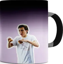 kubek-magiczny-czarny-tom-holland-05