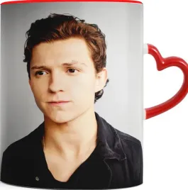 kubek-czerwone-serce-tom-holland-10