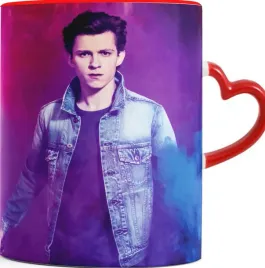 kubek-czerwone-serce-tom-holland-06