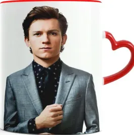 kubek-czerwone-serce-tom-holland-04