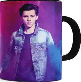 kubek-czarny-srodek-ucho-tom-holland-06