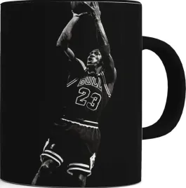 kubek-czarny-srodek-ucho-michael-jordan-02
