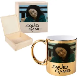 kubek-zloty-pudelko-m2p-squid-game-09-prezent