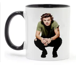 kubek-bialy-czarne-dno-m2p-harry-styles-12