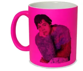 kubek-neon-rozowy-prezent-m2p-harry-styles-09