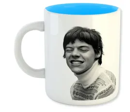 kubek-bialy-niebieskie-dno-m2p-harry-styles-01