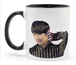 kubek-bialy-czarne-dno-m2p-kpop-08