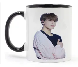 kubek-bialy-czarne-dno-m2p-kpop-05