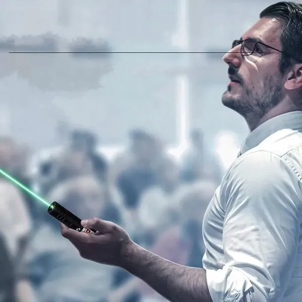 wskaznik-laserowy-pointer-laser-zielony-usb-mocny-duzy-zasieg-akumulator-stan-nowy-stan-opakowania-oryginalne