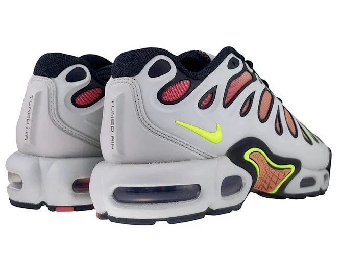nike-air-max-plus-tn-drift-fd4290-009-light-silver-volt-45-marka-nike